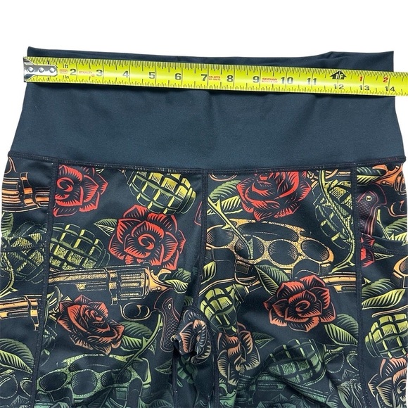 Constantly Varied Gear 7” Workout Shorts Womens Size M Dressed to Kill - Picture 5 of 7